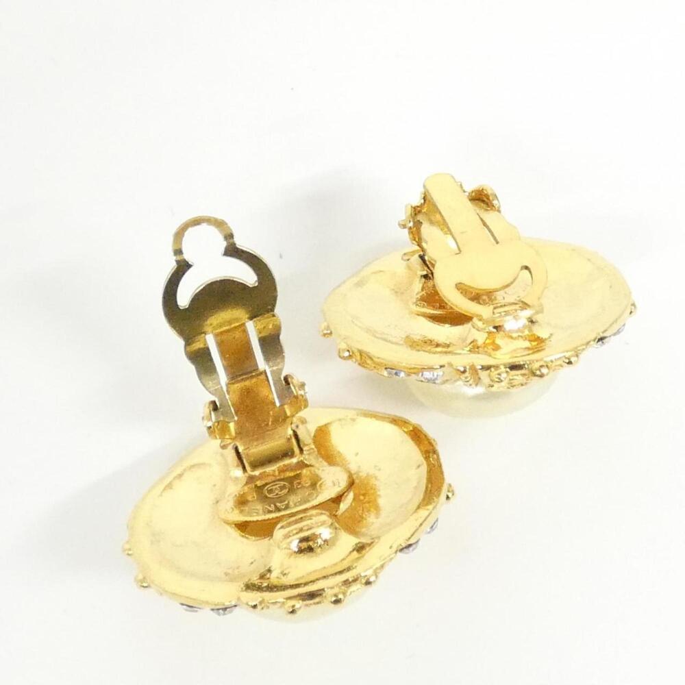 CHANEL White Earrings - Picture 7 of 7